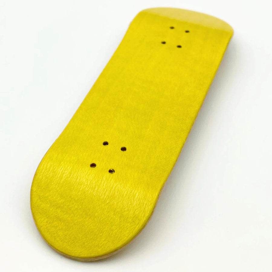 Planche en bois jaune